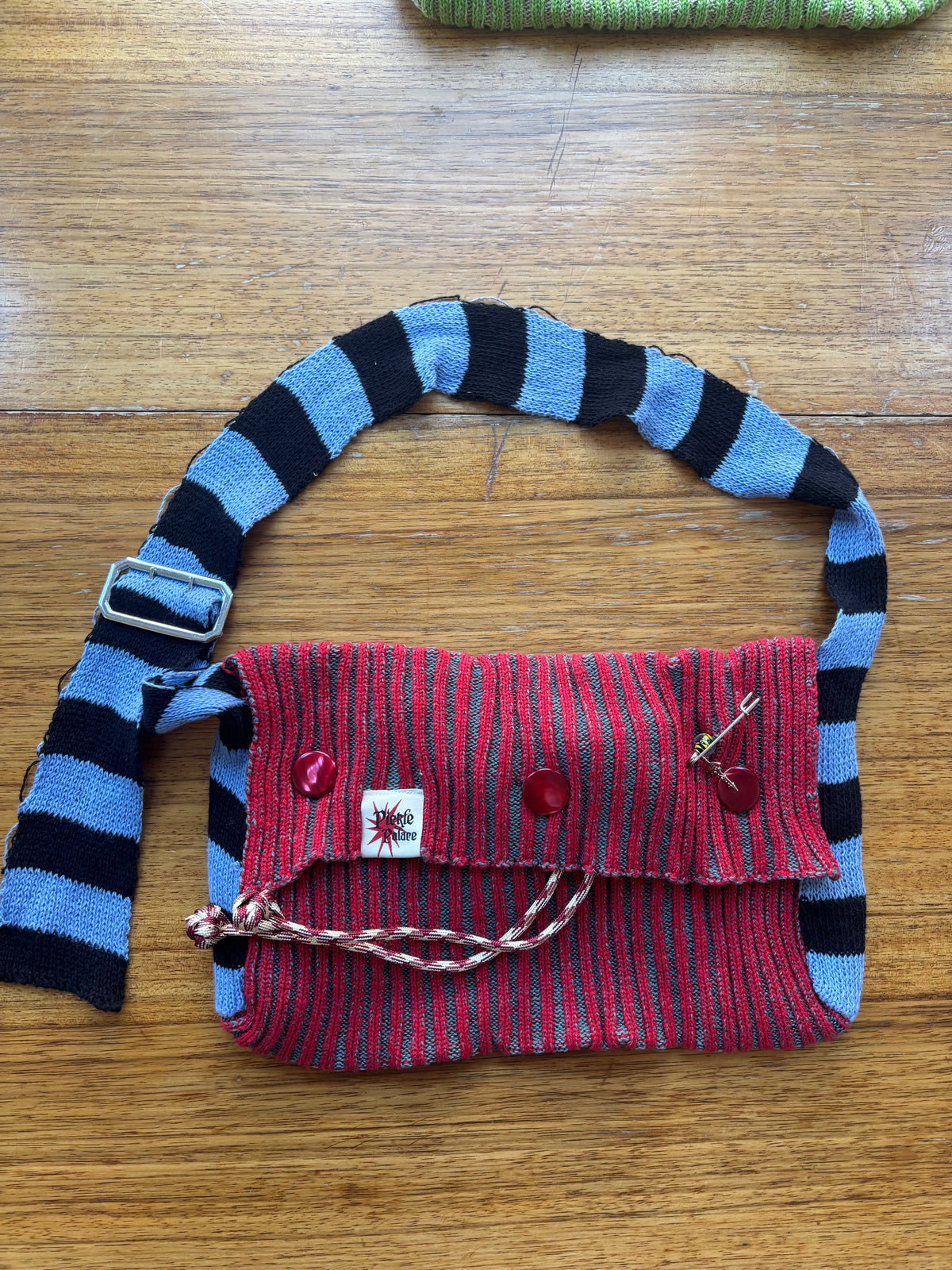 Sloucher back red