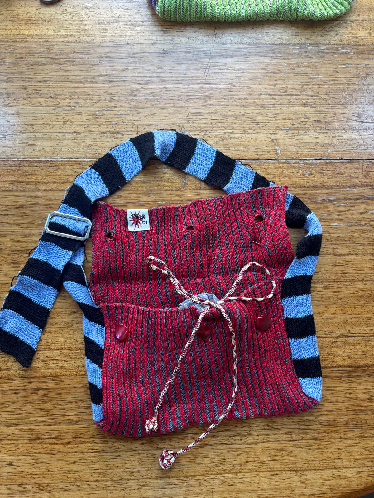 Sloucher back red